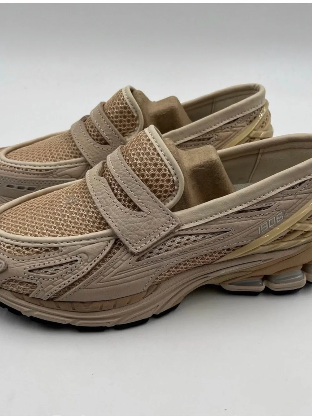 New Balance 1906LN U1906LN Beige Mesh Leather Loafer Sneaker Shoes - Size US 6.5
